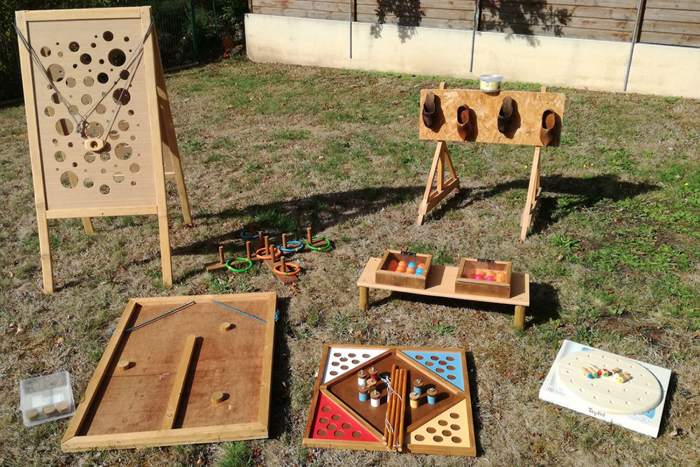 Dimanche après-midi, de 12h à 18h, retrouvez la ludothèque éphémère avec ses jeux surdimensionnés ! Un espace convivial et ludique, ouvert à tous, pour petits et grands.
